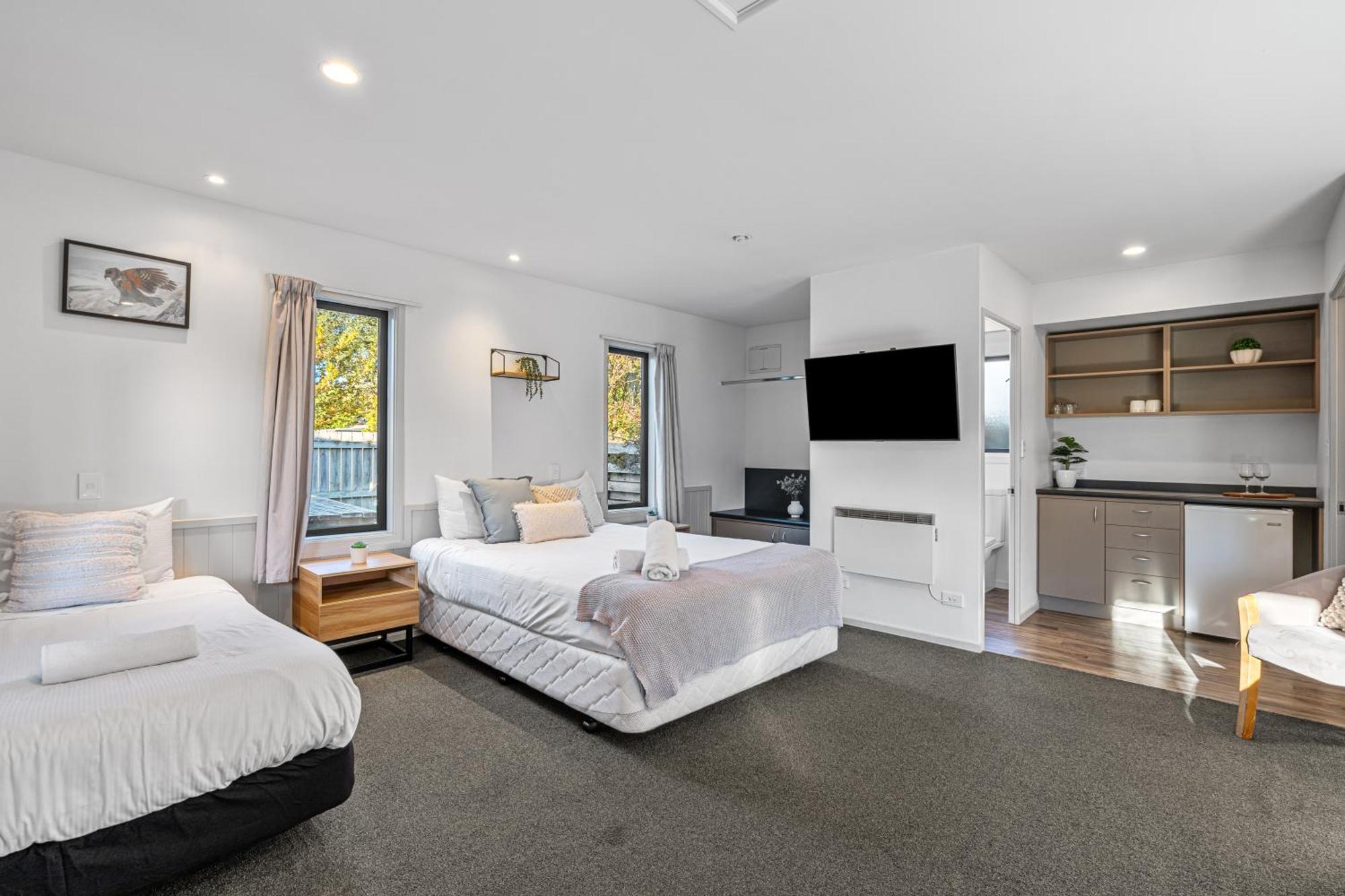 Tasman Holiday Parks - Te Anau Exteriér fotografie A typical studio apartment
