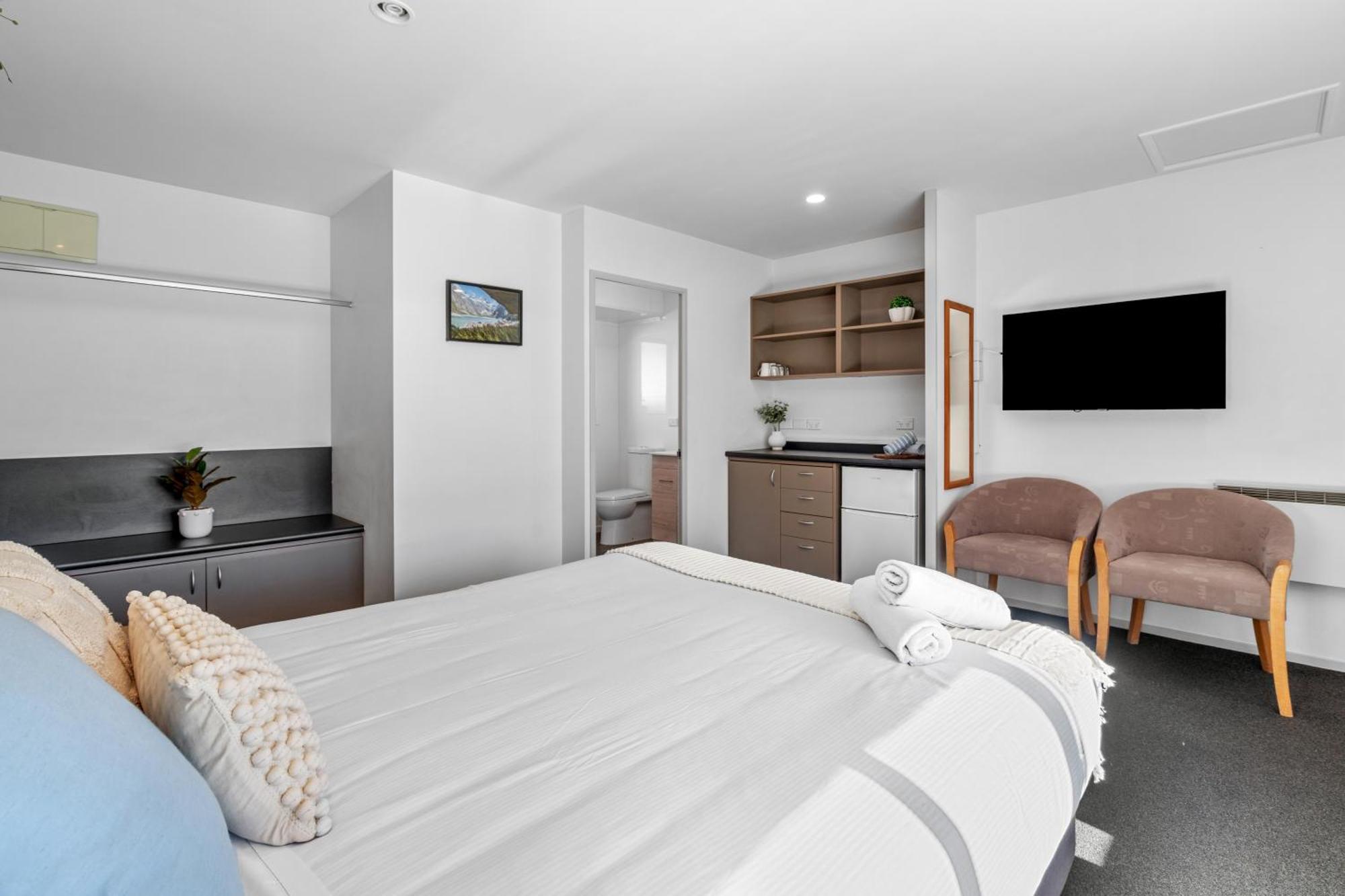 Tasman Holiday Parks - Te Anau Exteriér fotografie A typical studio apartment